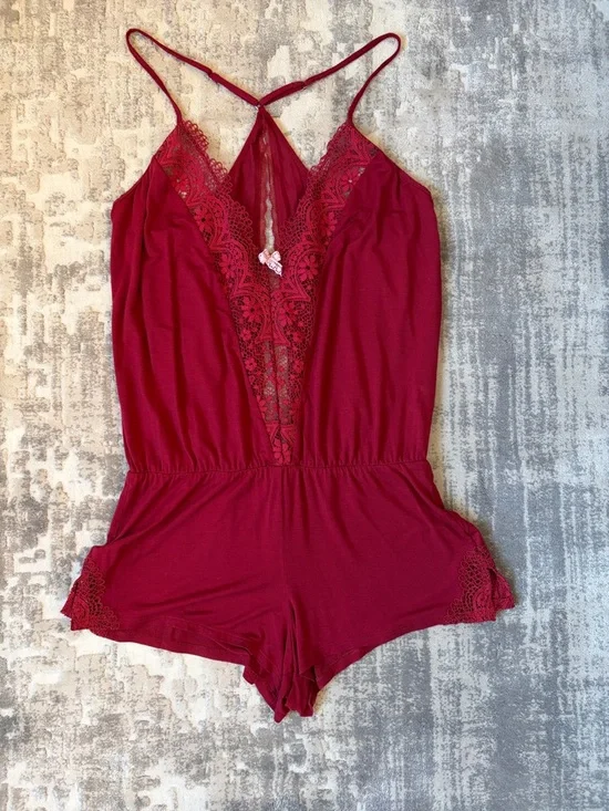 Victoria's Secret Burgandy Lace-Trim Romper Pajama sz:XS - Picture 2 of 8